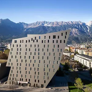 Tivoli Hotel